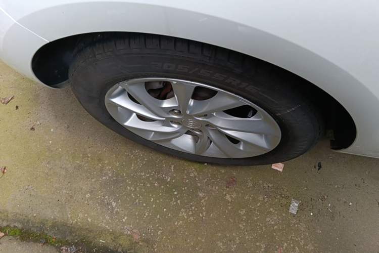 Used Buick Verano 2016 Hatchback 15S Automatic Ambition Model Right Rear Wheel Hub