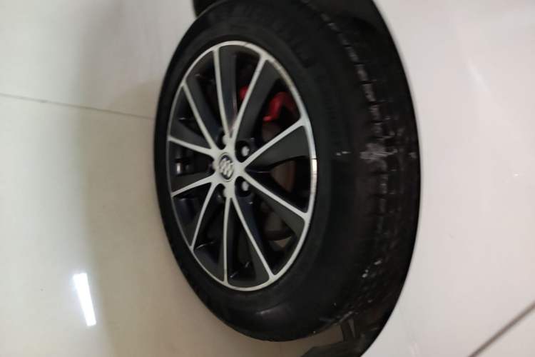 Used Buick Verano 2016 Two-Door GS 20T Dual-Clutch Haoting Sporty Model Right Rear Wheel Hub