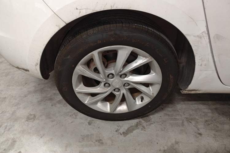 Used Buick Verano 2016 Hatchback 15S Automatic Ambition Model Right Rear Wheel Hub