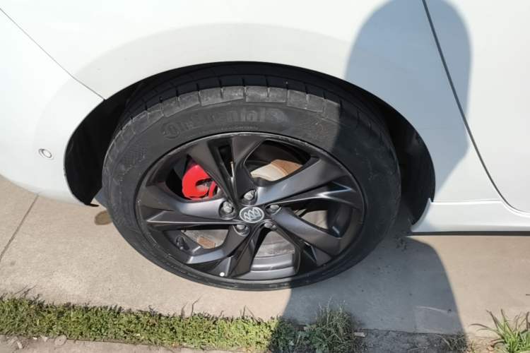 Used Buick Verano 2016 Hatchback GS 20T Dual-Clutch Passionate Sporty Model Right Rear Wheel Hub