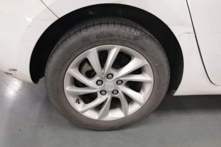 Used Buick Verano 2016 Hatchback 15S Automatic Leading Model Right Rear Wheel Hub