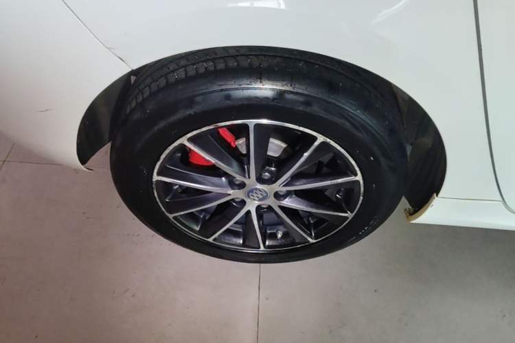 Used Buick Verano 2016 Two-Door GS 20T Dual-Clutch Haoting Sporty Model Right Rear Wheel Hub