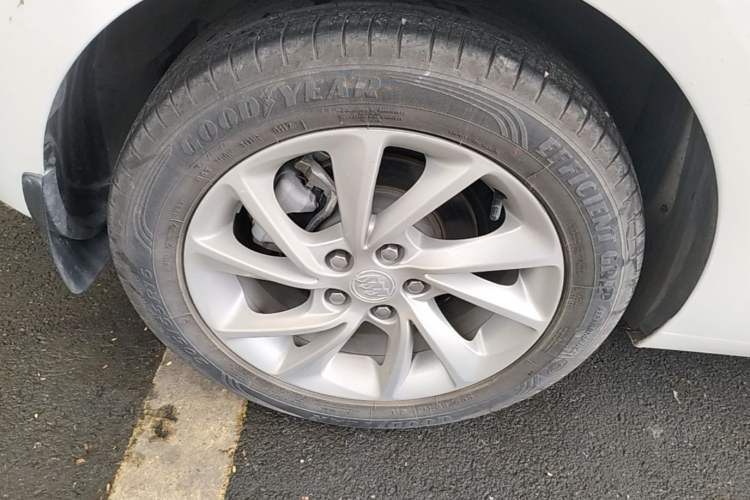Used Buick Verano 2016 Hatchback 15S Automatic Ambition Model Right Rear Wheel Hub
