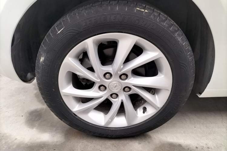 Used Buick Verano 2016 Hatchback 15S Automatic Ambition Model Right Rear Wheel Hub