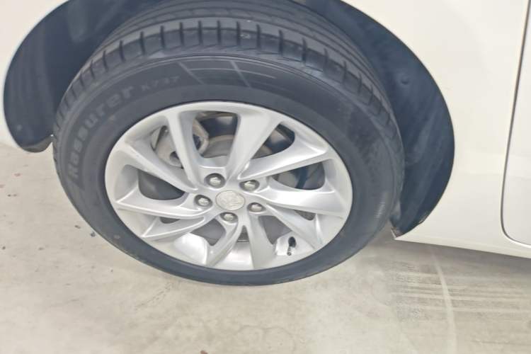 Used Buick Verano 2016 Hatchback 15S Automatic Leading Model Right Rear Wheel Hub