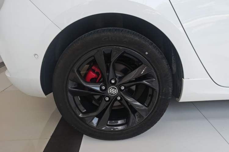 Used Buick Verano 2016 Hatchback GS 20T Dual-Clutch Passionate Sporty Model Right Rear Wheel Hub