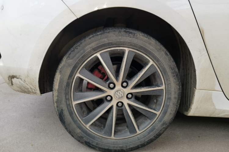 Used Buick Verano 2016 Two-Door GS 20T Dual-Clutch Haoting Sporty Model Right Rear Wheel Hub