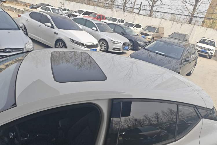 Used Buick Verano 2016 Hatchback 15S Automatic Ambition Model Roof