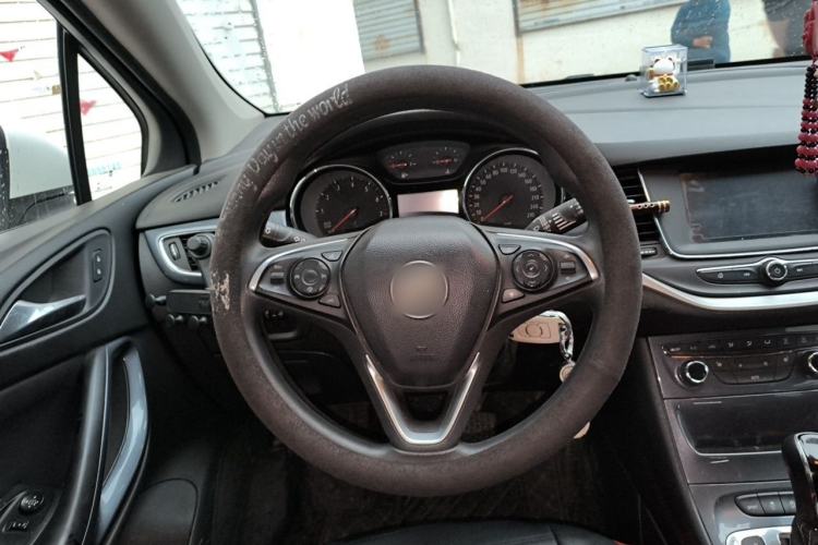 Used Buick Verano 2016 Hatchback 15S Automatic Leading Model Steering Wheel