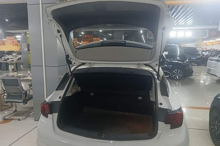 Used Buick Verano 2016 Hatchback 15S Automatic Ambition Model Trunk