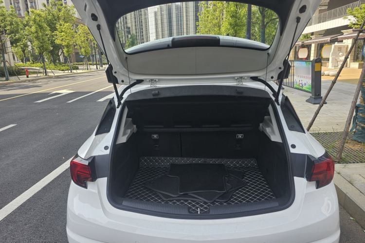 Used Buick Verano 2016 Hatchback 15S Automatic Ambition Model Trunk