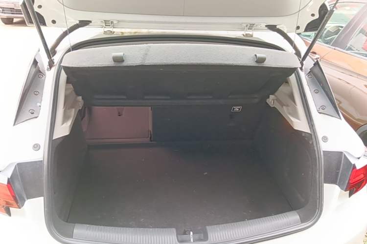 Used Buick Verano 2016 Hatchback 15S Automatic Ambition Model Trunk