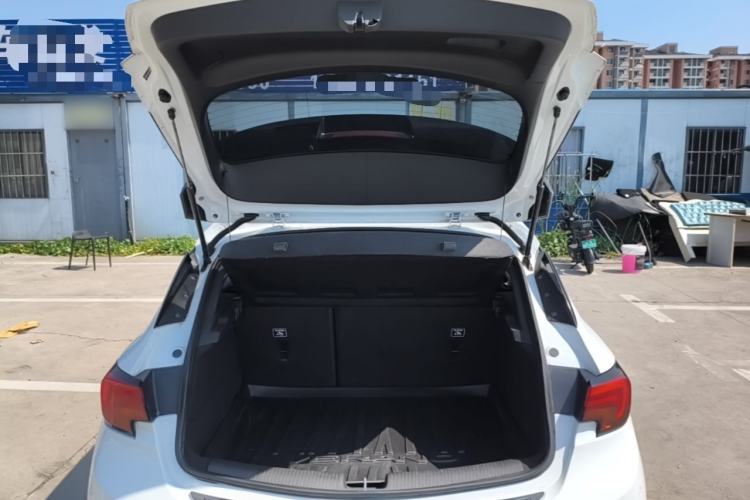 Used Buick Verano 2016 Hatchback GS 20T Dual-Clutch Passionate Sporty Model Trunk