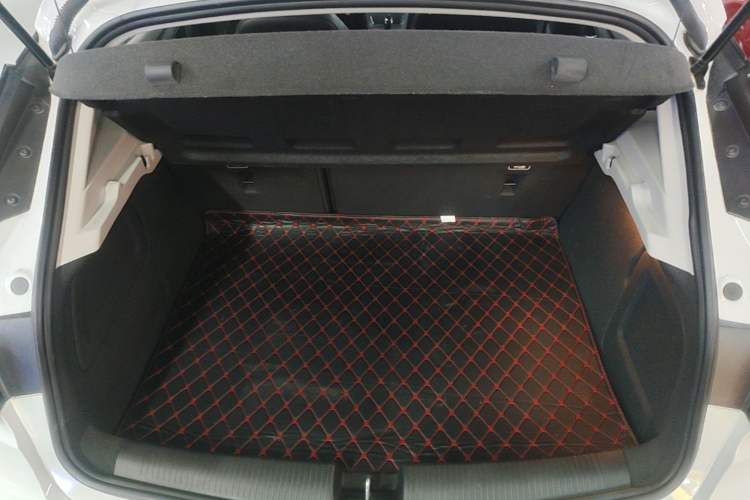 Used Buick Verano 2016 Hatchback 15S Automatic Leading Model Trunk