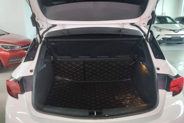 Used Buick Verano 2016 Two-Door GS 20T Dual-Clutch Haoting Sporty Model Trunk