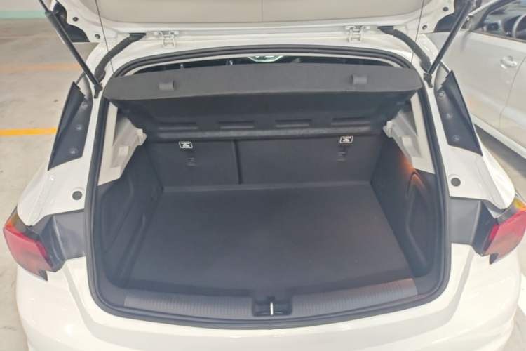 Used Buick Verano 2016 Hatchback 15S Automatic Leading Model Trunk