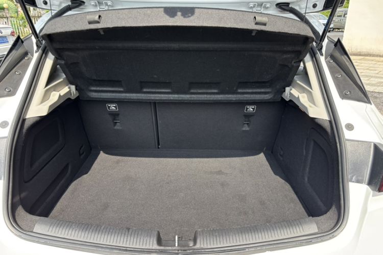 Used Buick Verano 2016 Hatchback 15S Automatic Ambition Model Trunk