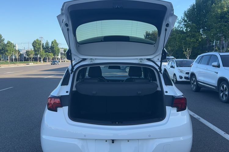 Used Buick Verano 2016 Hatchback 15S Automatic Leading Model Trunk