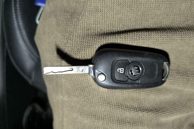 Used Buick Verano 2016 Hatchback 15S Automatic Leading Model Vehicle Key