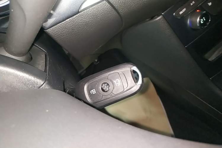 Used Buick Verano 2016 Hatchback 15S Automatic Leading Model Vehicle Key