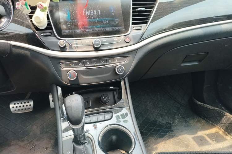 Used Buick Verano 2017 Sedan 20T Dual-Clutch Leading Model Audio And AC Panel