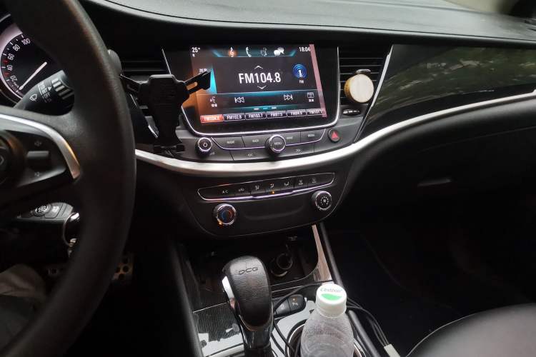 Used Buick Verano 2017 Sedan 20T Dual-Clutch Leading Model Audio And AC Panel