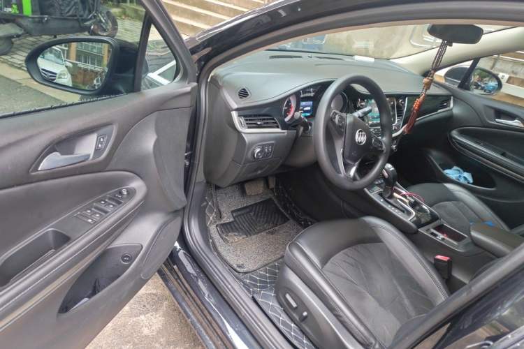 Used Buick Verano 2017 Sedan 20T Dual-Clutch Elite Model Driver Seat