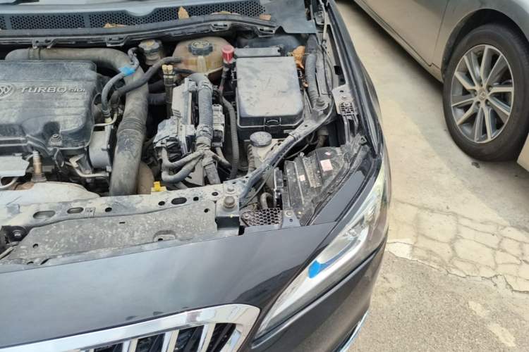 Used Buick Verano 2017 Sedan 20T Dual-Clutch Leading Model Engine Bay Left