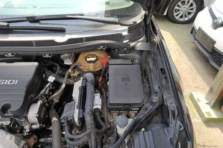 Used Buick Verano 2017 Sedan 15S Automatic Leading Model Engine Bay Left