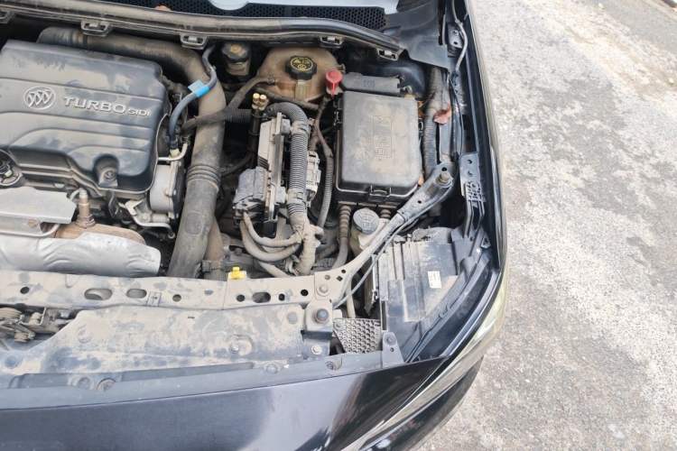 Used Buick Verano 2017 Sedan 20T Dual-Clutch Elite Model Engine Bay Left