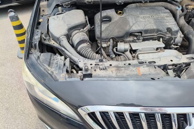 Used Buick Verano 2017 Sedan 20T Dual-Clutch Leading Model Engine Bay Right