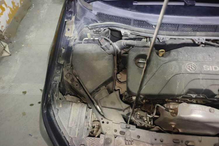 Used Buick Verano 2017 Sedan 15S Automatic Leading Model Engine Bay Right