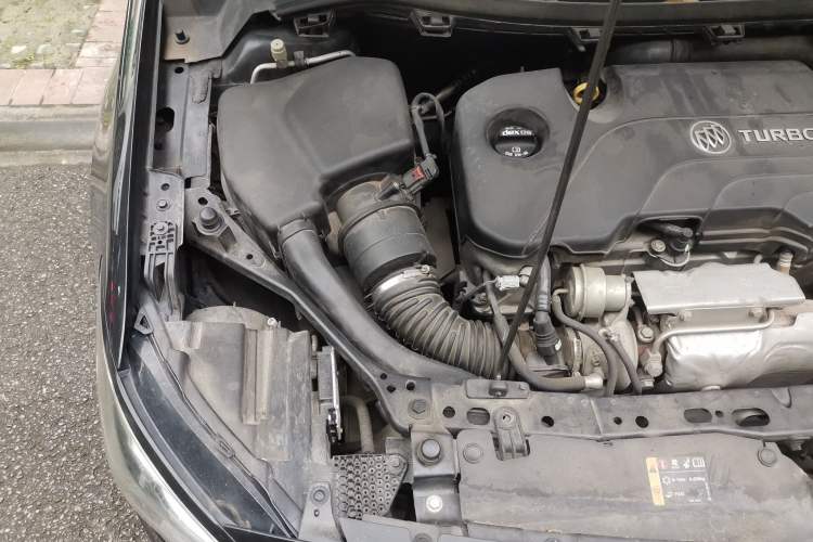 Used Buick Verano 2017 Sedan 20T Dual-Clutch Leading Model Engine Bay Right