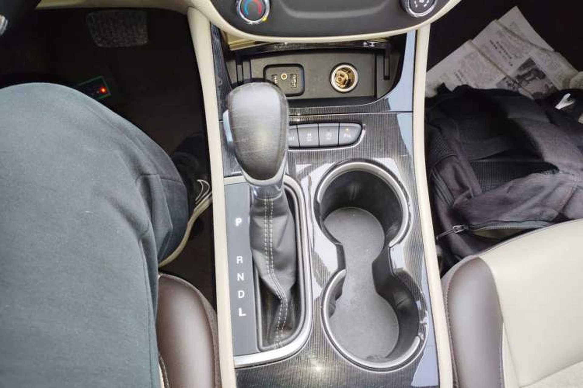 Used Buick Verano 2017 Sedan 15S Automatic Leading Model Gear Lever