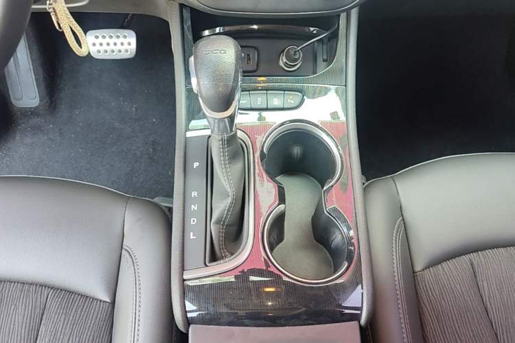 Used Buick Verano 2017 Sedan 20T Dual-Clutch Leading Model Gear Lever