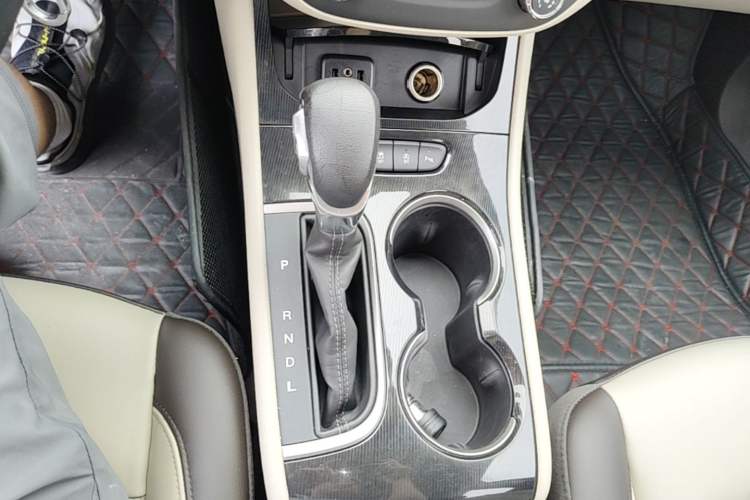 Used Buick Verano 2017 Sedan 15S Automatic Leading Model Gear Lever