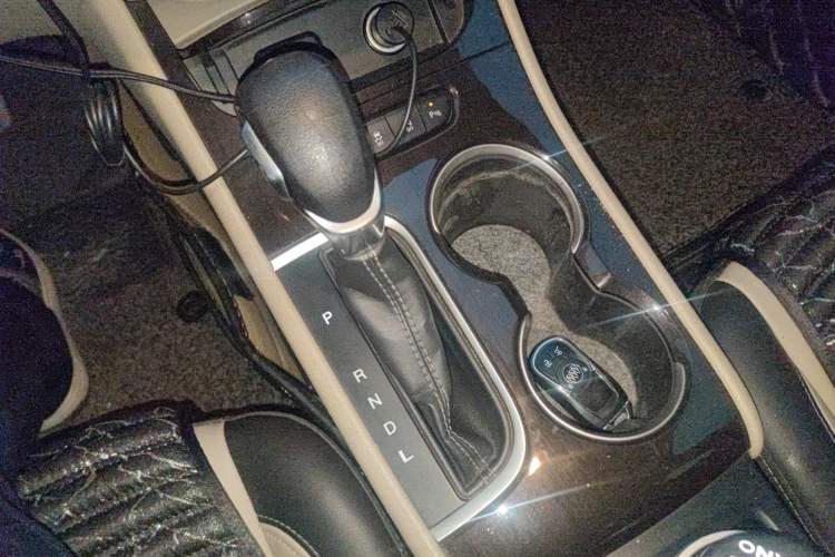 Used Buick Verano 2017 Sedan 15S Automatic Leading Model Gear Lever