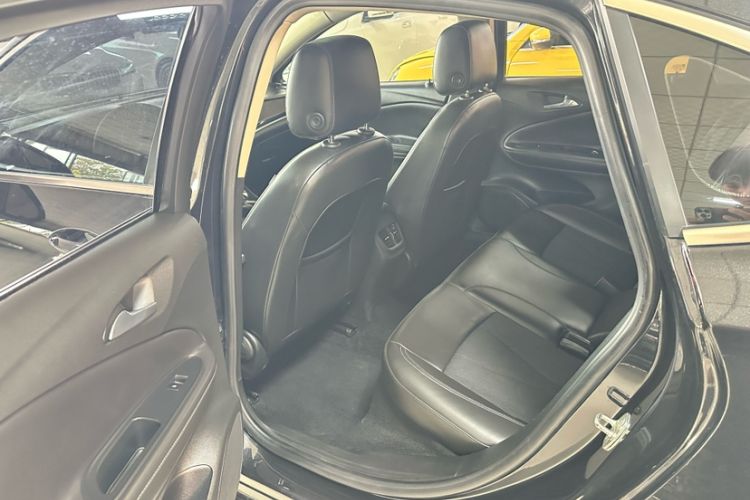 Used Buick Verano 2017 Sedan 20T Dual-Clutch Leading Model Interior 1