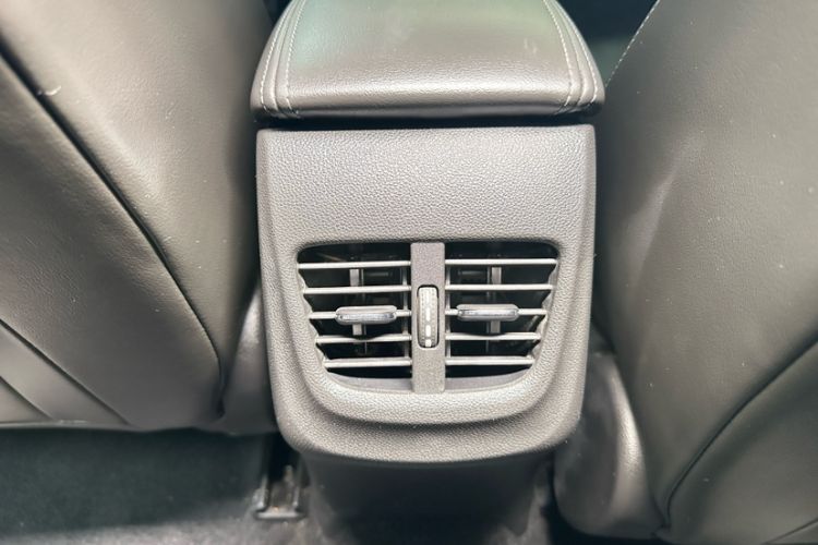 Used Buick Verano 2017 Sedan 20T Dual-Clutch Leading Model Interior 13
