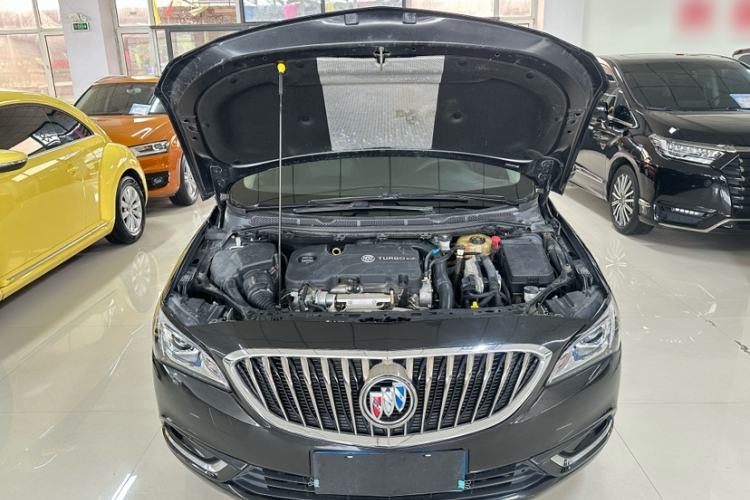 Used Buick Verano 2017 Sedan 20T Dual-Clutch Leading Model Interior 3