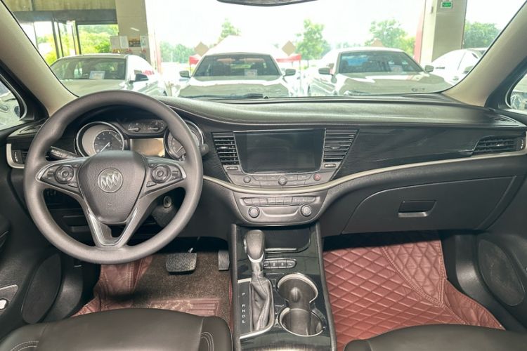 Used Buick Verano 2017 Sedan 20T Dual-Clutch Leading Model Interior 6