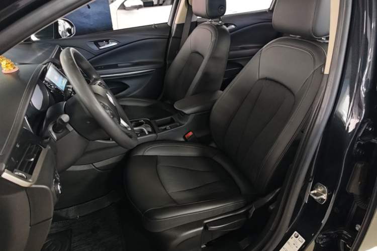 Used Buick Verano 2017 Sedan 20T Dual-Clutch Leading Model Left Front Seat