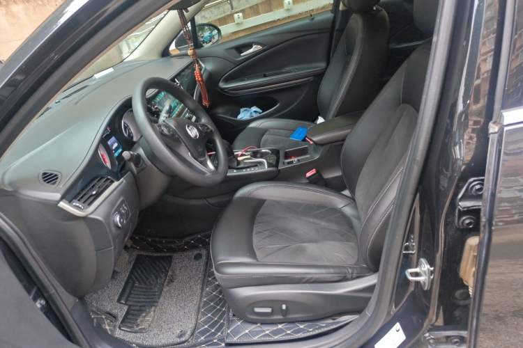 Used Buick Verano 2017 Sedan 20T Dual-Clutch Elite Model Left Front Seat