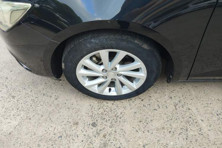 Used Buick Verano 2017 Sedan 15S Automatic Leading Model Left Front Wheel Hub