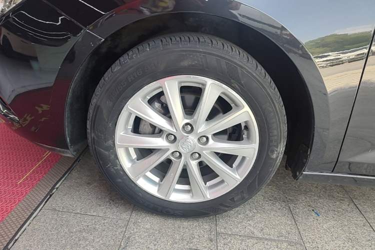 Used Buick Verano 2017 Sedan 20T Dual-Clutch Leading Model Left Front Wheel Hub
