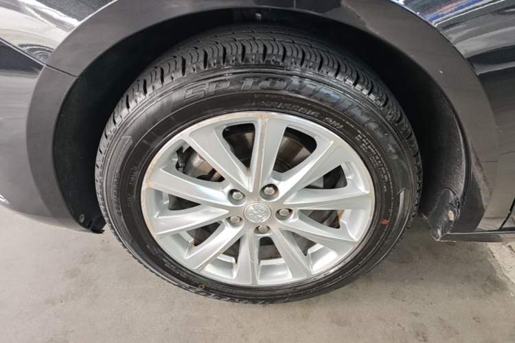 Used Buick Verano 2017 Sedan 20T Dual-Clutch Leading Model Left Front Wheel Hub