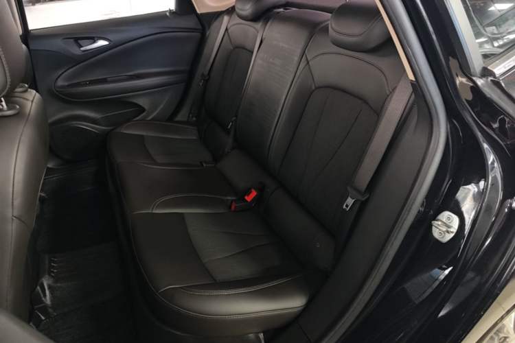Used Buick Verano 2017 Sedan 20T Dual-Clutch Leading Model Left Rear Seat