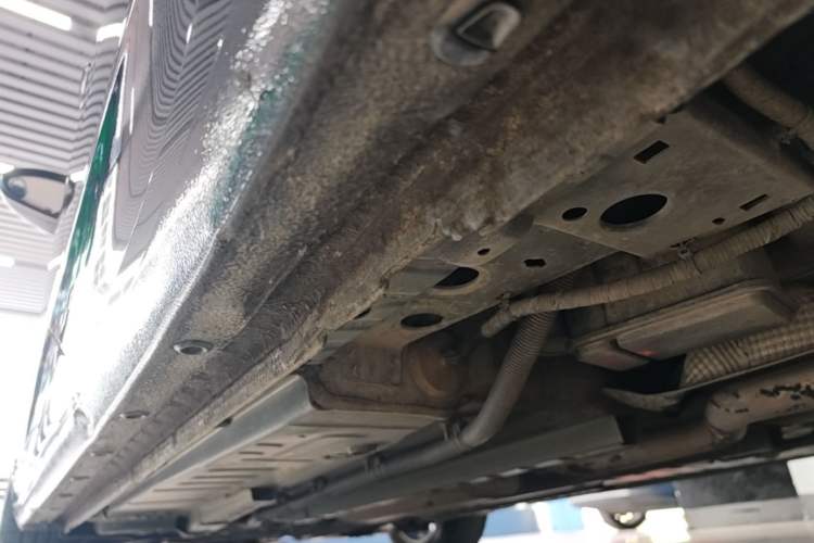 Used Buick Verano 2017 Sedan 20T Dual-Clutch Leading Model Left Side Sill