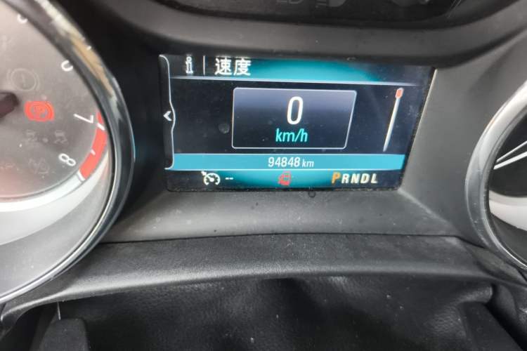 Used Buick Verano 2017 Sedan 15S Automatic Leading Model Odometer Close Up