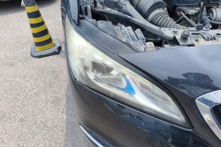 Used Buick Verano 2017 Sedan 20T Dual-Clutch Leading Model Right Front Headlight